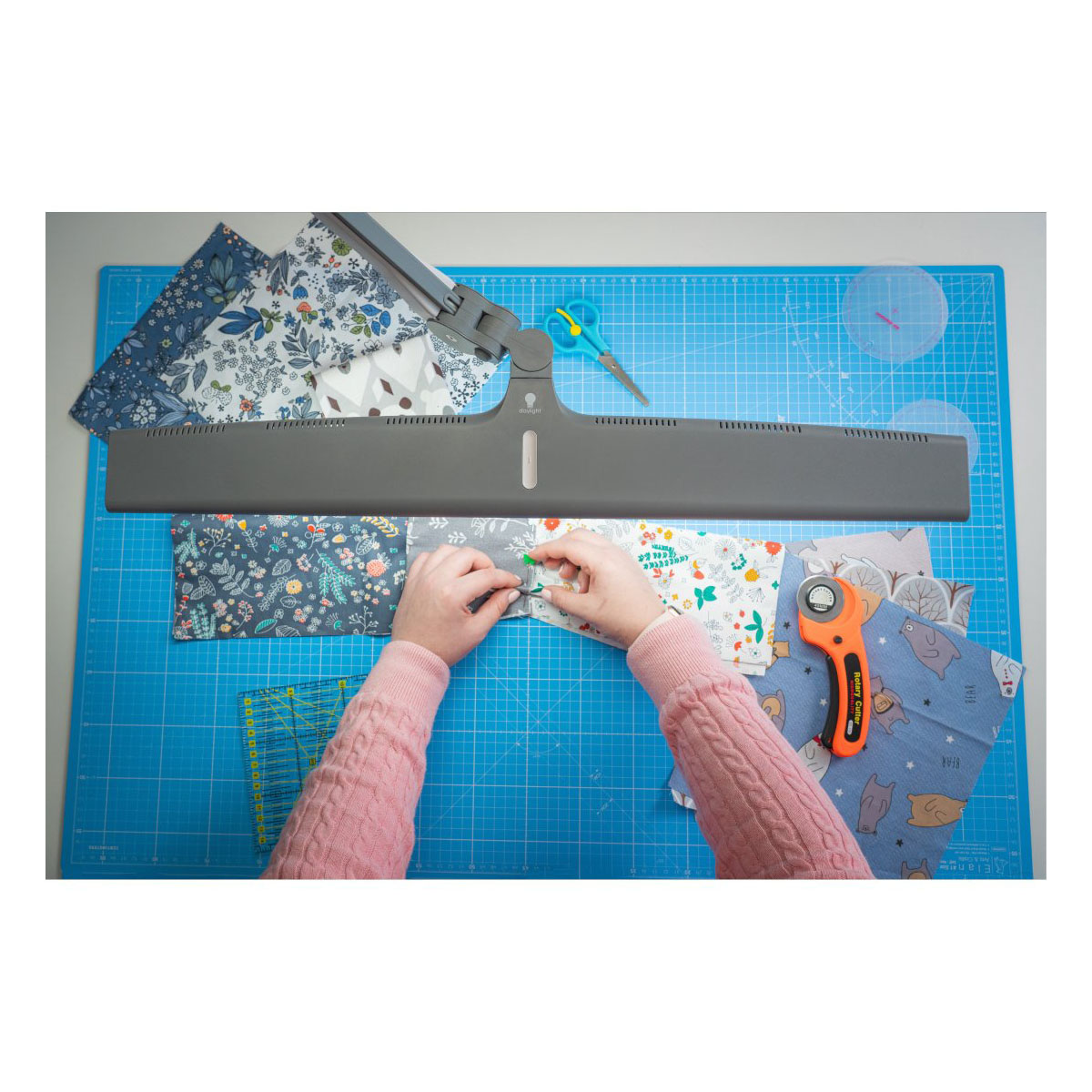 Daylight Luminos LED Arbeitsplatzleuchte (grau/ Klemm/ dimmbar)