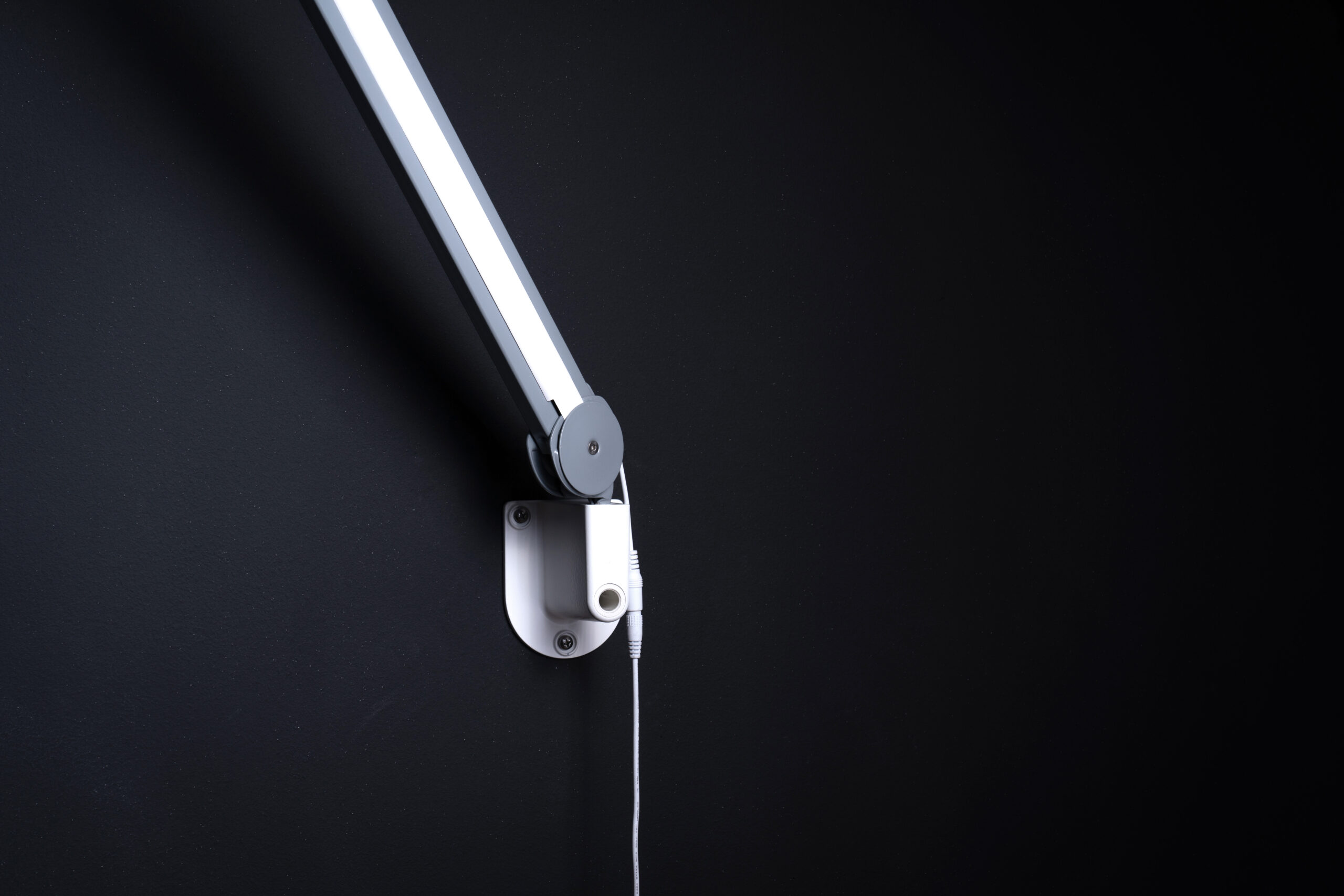 Daylight 2-in-1 Wand- und Tischhalterung